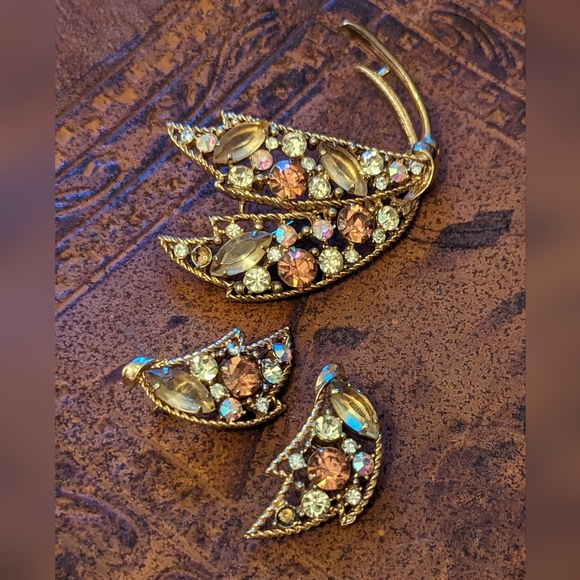Vintage Sequined Leaf Brooch and Earrings Set - Picture 2 of 5